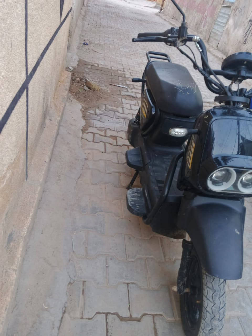 دراجه شحن ملفها 1500بطاريات جدد شوف بعينك  نوع ماتركس تمشيك بل شحنه 50كيلو شغل لايت عالي ناصير هون سعر 475وبيها مجال عنوان جسر ديالي للاستفسار ***********
