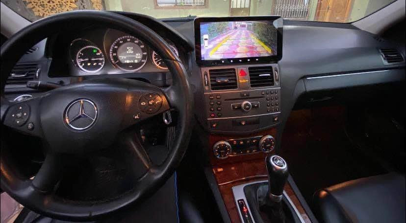 مارسيدس c300 للبيع موديل ٢٠١١ محرك 6 سلندر سعر 125
رقم الهاتف ***********
