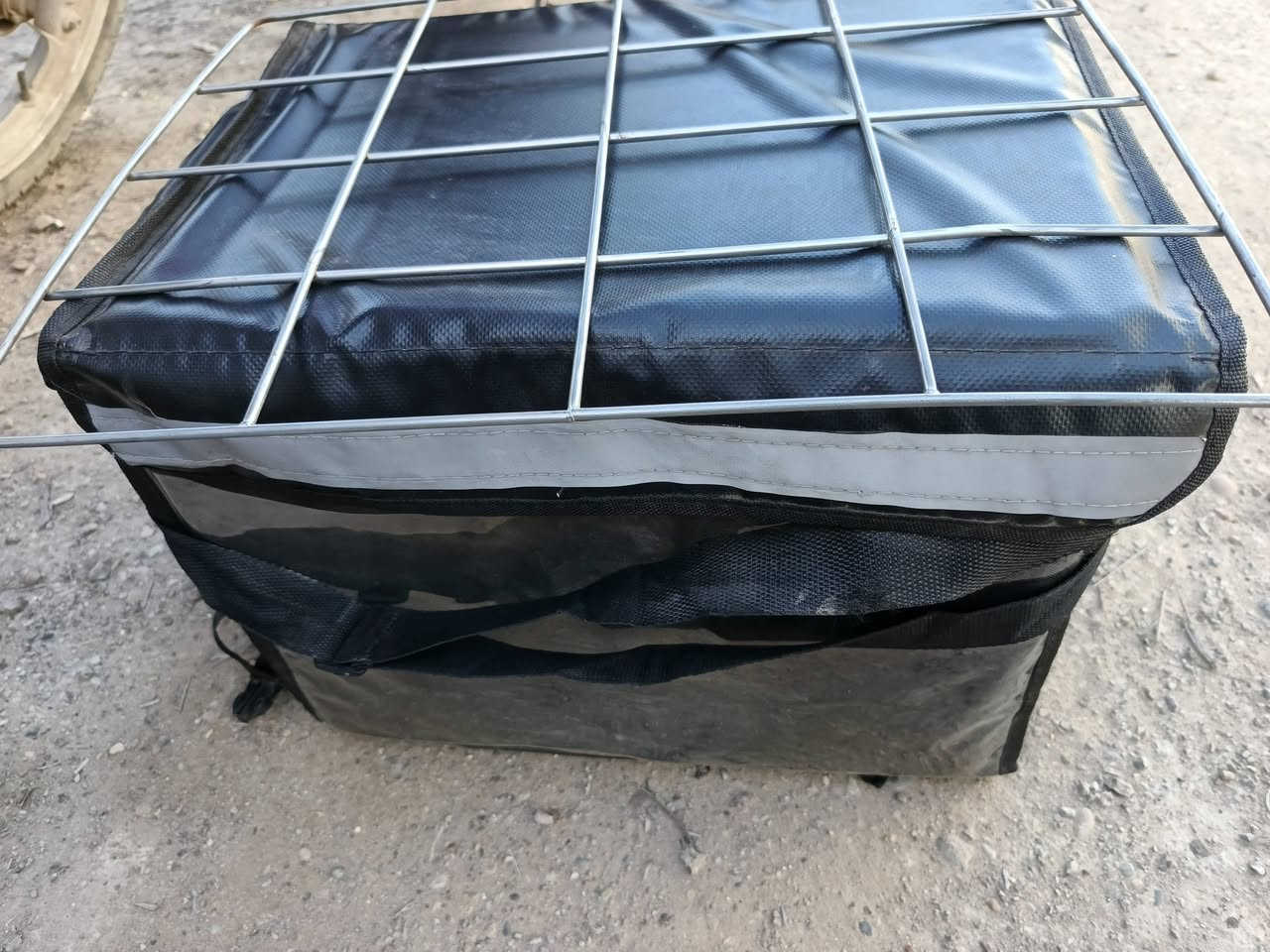 سلة ديلفري مامستخدمة هواي نضيفه مثل مابالصورة سعرها 15 الف للتواصل ***********
