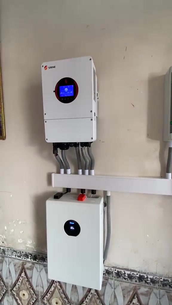 ⚡🔋 تم بحمد الله إتمام وتنفيذ منظومة طاقة شمسية🔋⚡
✔️ منظومة 6 أمبير (ليلي / نهاري)
✔️ألواح شمسية من جينكو بقدرة ( 650W )
✔️ انفيرتر SRNE , IP65 , 6KW
✔️ بطارية Deye , 5.12KWh
📞 للحجز والاستفسار: *********** - ***********
📍 العنوان: محافظة المثنى – قضاء الرميثة
حي المهندسين، قرب الثانوية العراقية للبنين
💡 طاقة نظيفة… توفير دائم… واستقلال عن الكهرباء الوطنية
نسعد بخدمتكم وتنفيذ أفضل الأنظمة بأعلى جودة #مكتب_النور_للطاقة_الشمسية 
#Deye #Jinko #SRNE
