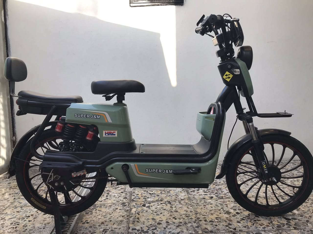 دراجه شحن للبيع 
مديل 2024 
5 بطاريات
السعر 400 
 
الستفسار   ***********
الموقع.   بلديات
