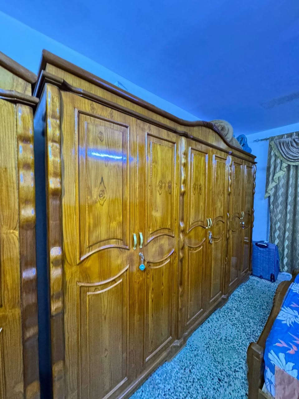 السلام عليكم
غرف صاج تفصال درجه اولى قبل 3 اشهر فصلتها ب3 ملاين و300 الف حته وصلها عندي 
الغرفه جديده منعى الكلمه وبالعافيه على ياخذها سعرها 2 مليون 500 بيها مجال بسيط العنوان بغداد الكرخ 
 واتساب ***********
غير متواجد على فيس
