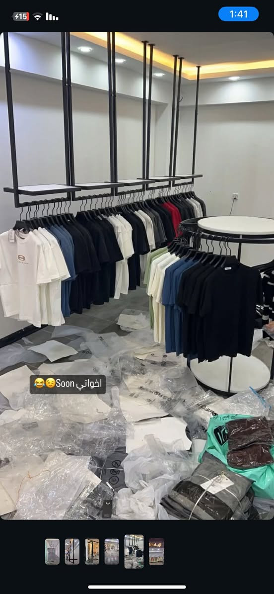 السلام عليكم ديكورمحل ملابس للبيع
لاستفسار اكثر ***********
او الدخول خاص
