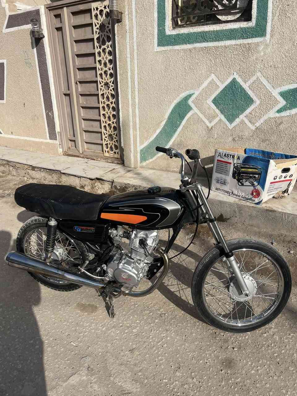 ٤ كير كلك للبيع
يولد تعميره جديده مكينه وتايرات ووياله وكشن وتانكي كلهن جددالشراي يتصل لو يجي خاص 
مكاني يم الابراهيميه 
***********
