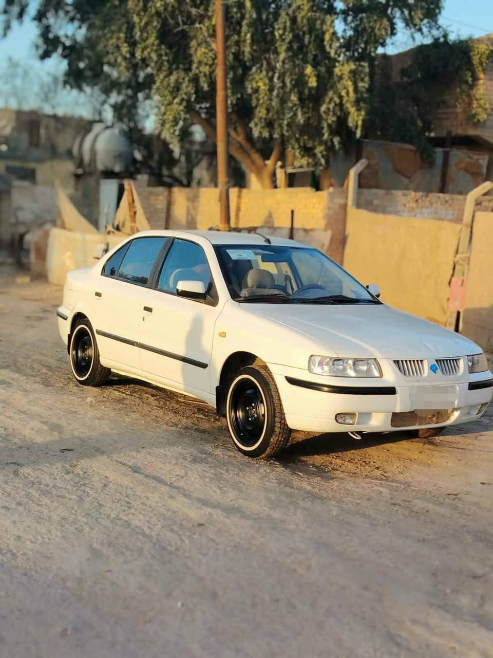 السلام عليكم سمند للبيع موديل 2012 مكفوله كفاله عامه رقم قادسيه كرستال اصل سياره استخدام شخصي مال بيت  المكان الديوانيه قضاء الشاميه للاستفسار ***********
