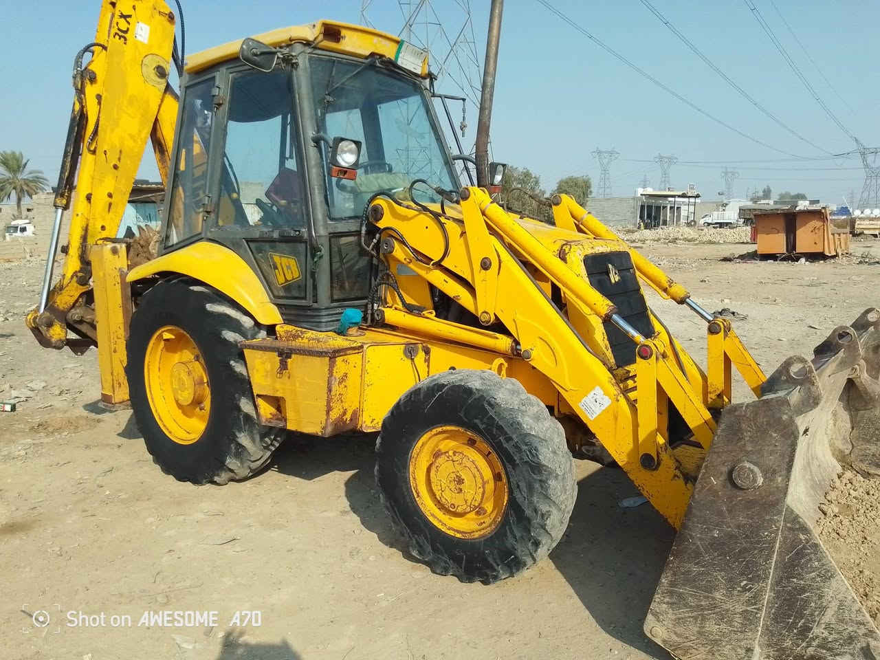 سلام عليكم 
مستعجل علبيع جي سي بي موديل 96 للبيع محرك مجفت جديد كير عادي جديد رقم نجف بسمي سنوية لل29 
مكاني بغداد ***********/***********
