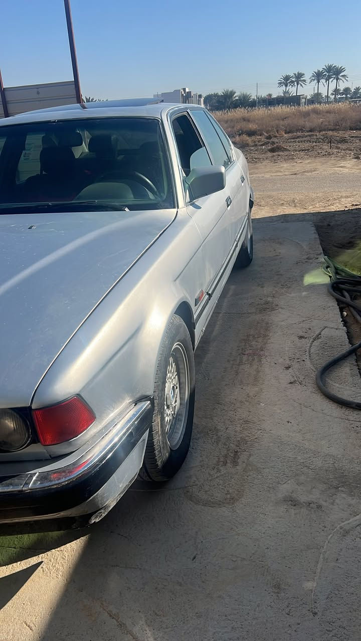 بيع مستعجل بي ام ٧٣٥ موديل٨٩ مسجله بسنويه ٨٨ رقم بغداد تحويل مباشر سياره جاهزه عده الصدر حديد ع حديد تعبان فد مره سعره ٤٥ وبيه مجال *********** اتصل وتدلل مكاني الرمادي
