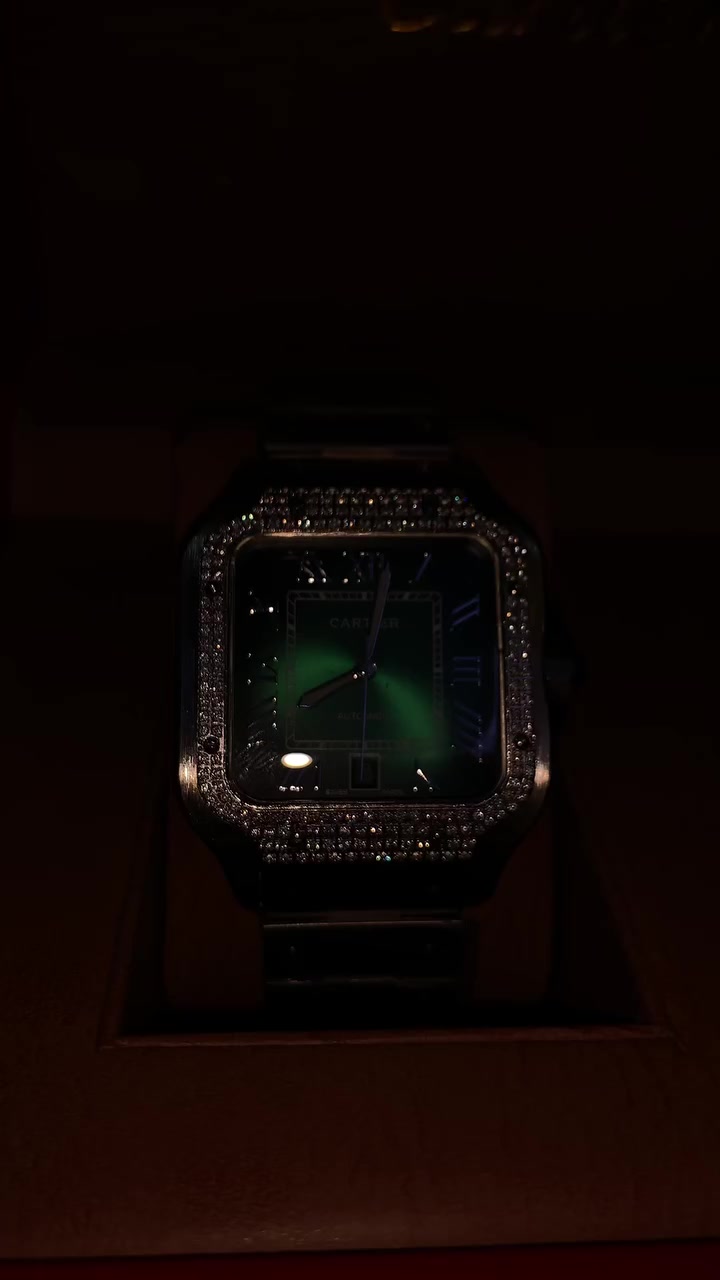 كاررتير سانتوس   اوتماتيك مرصع بحجر الموزنايت من اجمل الموديلات بمينا خضراء متدرجة  كوالتي جدا عالي ومختومة صناعة سويسري


**إذا كنت صاحب هذا الإعلان وتريد حذفه لأي سبب، رجاءا أرسل رسالة إلى الدعم الفني**