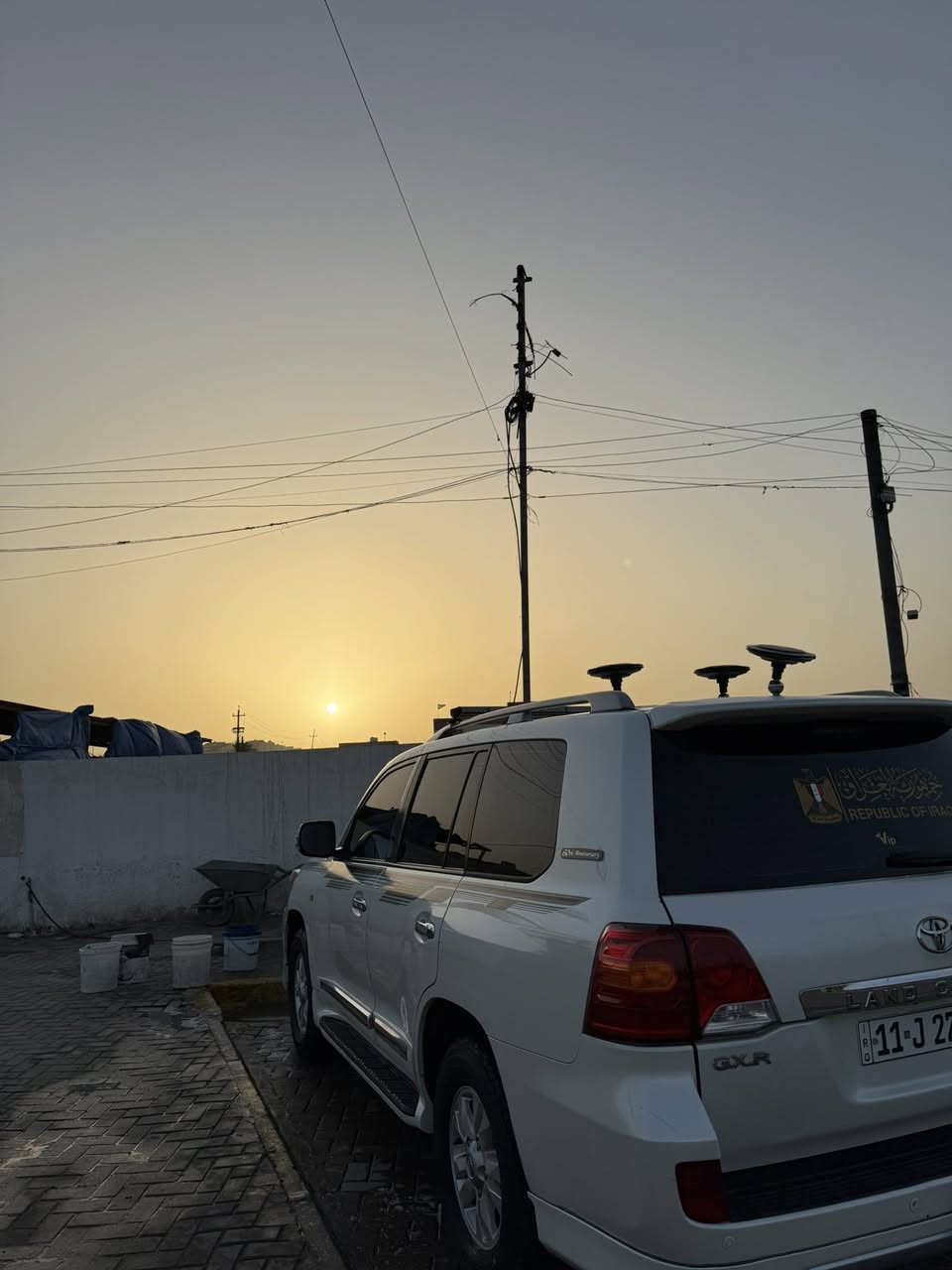 السلام عليكم لاندكروز 2009 محدث 14 رقم بغداد باسمي كير مكينة تبريد تخم تاير كله كفالة ماشية 177 الف حقيقي بيها صبغ صفحة اثر شخوط باسمي تحويل ثاني يوم مكاني بغداد حي العامل رقمي *********** السعر. 270 وبيها مجال بسيط
