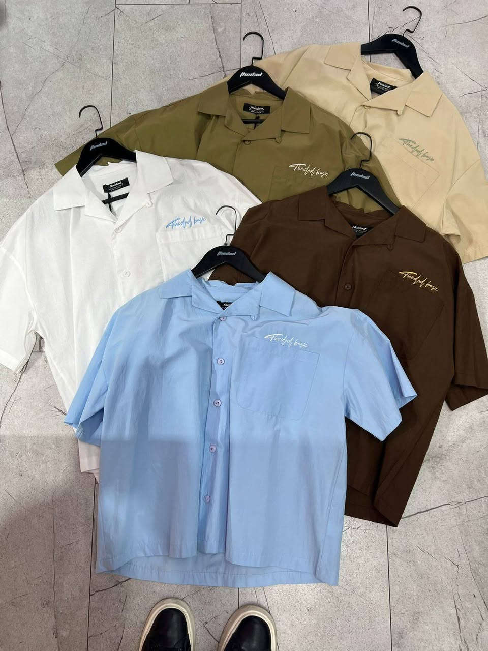 جملة فقط جملة فقط 
قميص كات كروب 🇹🇷🔥
سيري تجي خمس قطع 
القياسات من S الى XXL
الحجز ول الاستفسار واتساب فقط 
***********
