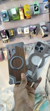 كفرات • ايفون ١٦ • ايفون ١٤