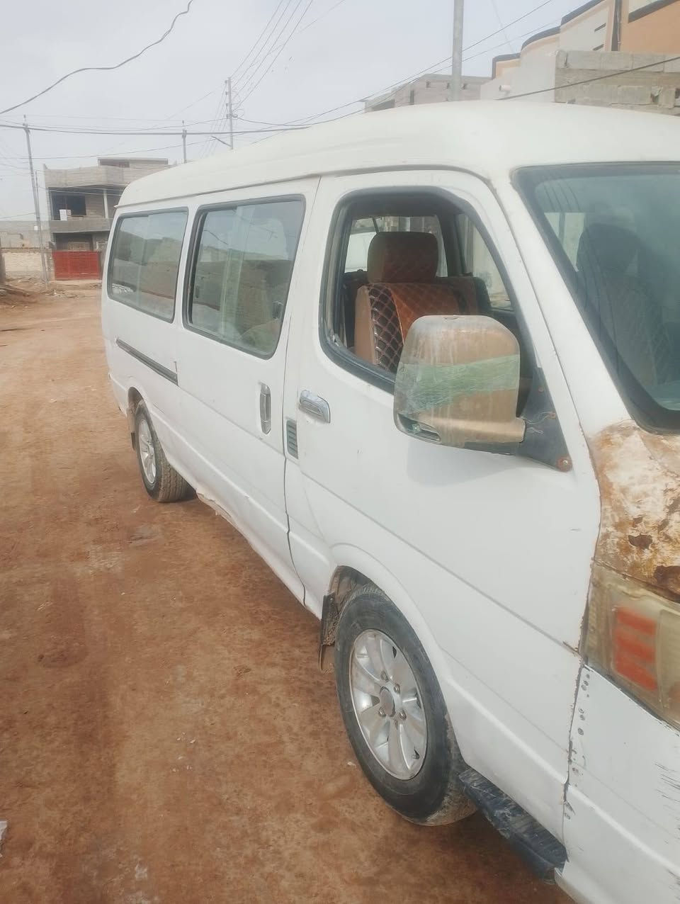 السلام عليكم جنبي اج وان موصليه بيها محرك ونجي كايم كير اكسل مكفول كهربائيات كامله  غرفتها حلوه السعر 25 المكان البياع الشرطة الخامسه للتصال ***********
