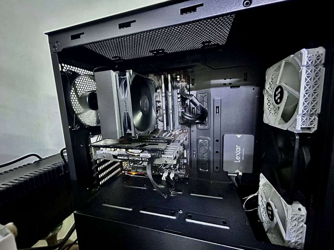 تجميعه تشغل الي يعجبك أداء حلو ومرتب تفيد الالعاب والتصاميم
المعالج : i7 8700
البورد : z370
الرامات : ram 16 ddr4
تخزين : ssd120
الكرت : rtx 2060
كل هاي التجميعه تشغل الي يعجبك وتفيد لمده طويله ب ٦٢٥ 
مكاني بغداد الدوره حي المعلمين


**إذا كنت صاحب هذا الإعلان وتريد حذفه لأي سبب، رجاءا أرسل رسالة إلى الدعم الفني**