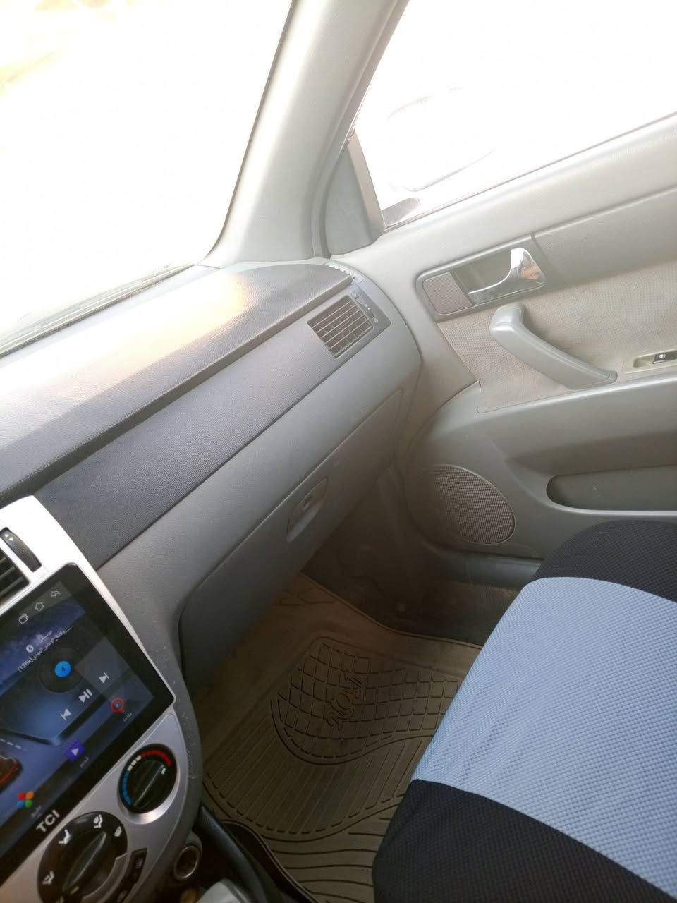 السلام عليكم اوبتره للبيع موديل 10بسمي دولي سياره مكينه كير حداديه دوشمه كاعيه  نظيفات تخم تاير سلف دينمه باتري تبريد شغال كامره تحكم سترن خليجي سعر 70رقم هاتف *********** بيه رشات صبغ ابعيك احزام
