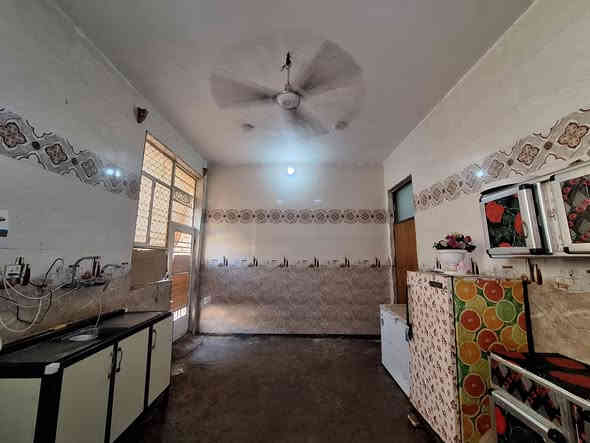 اسعد الله اوقاتكم بكل خير أحبتي
يتوفر دار سكن للبيع 

المساحه لكليه "200 متر 

سند ٢٥ 

استقبال 
غرفه
صاله
مطبخ 
 صحيات 

البيت نقص ارضيه والبخ وبيتونه

بناء  2023

العنوان بابل ابي غرق مقابيل الطاقه الكهربائيه بشارع الوسفيه 
السعر  57 مليون بي مجال شراي 

للاستفسار لاتصال على ***********
جميع الخدمات ماي كهرباء
