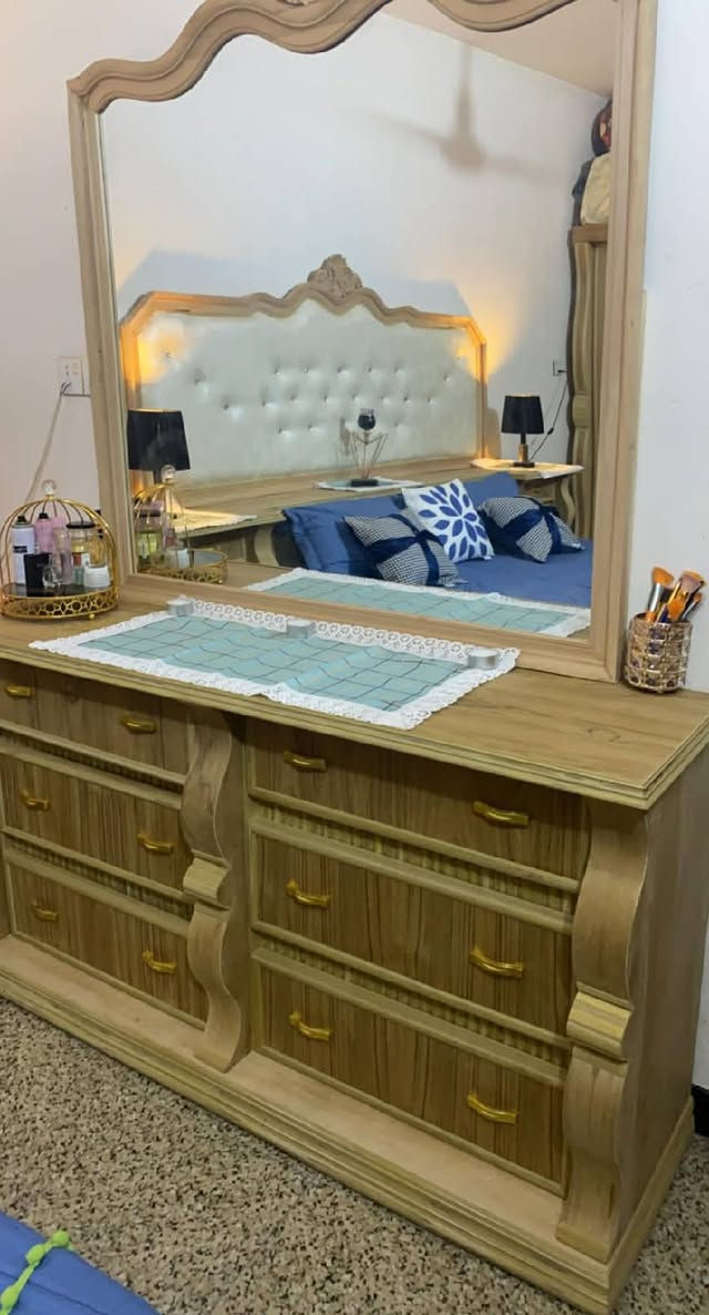 غرفه نجاره عراقي ممصبوغه ونظيفه كنتور ٥ باب
نظيفة جدا جدا 
السعر 800 وبيها مجال للشراي 
بابل الوردية خارج


**إذا كنت صاحب هذا الإعلان وتريد حذفه لأي سبب، رجاءا أرسل رسالة إلى الدعم الفني**