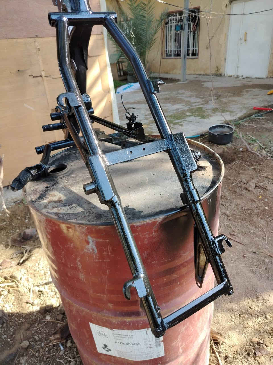 شاصي ٨١ ألماني معمر مصبوغ جديد لبيع توصيل موجود *********** بيه واتساب فقط
