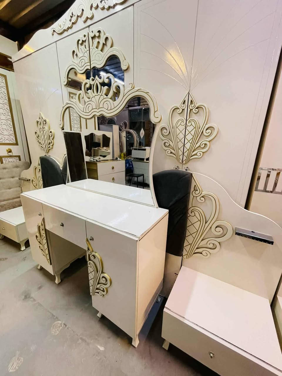 غرفه تركي عنوان بغداد نضافه 100/80توصيل مجاني داخل بغداد.. ومحافضات بكروا  ال شراي يتفضل وتساب ***********😍😍
