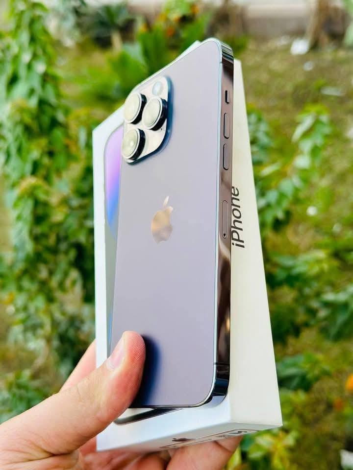 14 برو ماكس للبيع 
ذاكرة 256
بطارية(80)🔋
نظيف كلش 
مبدل(شاشة 3 خيارات+ظهر)
دبل سيمكارت 
كارتونتة موجودة 
السعر:590 وبي مجال حك الجية 
العنوان: بغداد:مصفى الدورة 
للاتصال:***********
