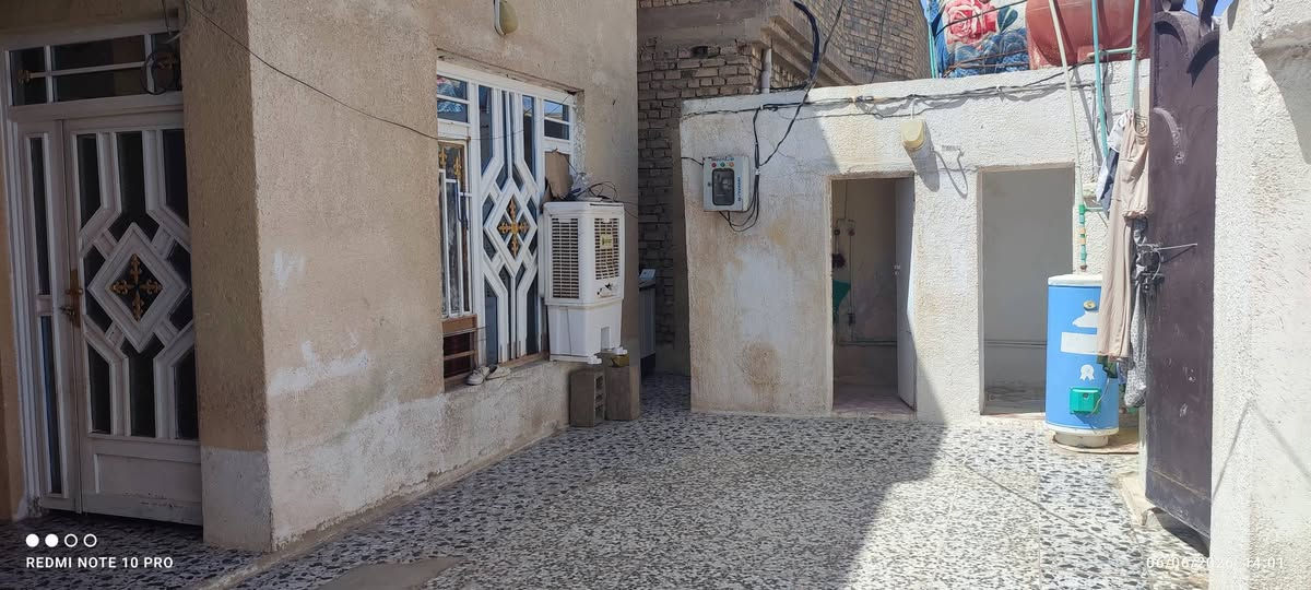 السلام عليكم
بيت للبيع 100م مربع على شارعين حي الجهاد قرب مدرسه رمضان البيت نظيف جداً.. 
للاستفسار اكثر 
***********
***********
أبوعلي الدريعي

