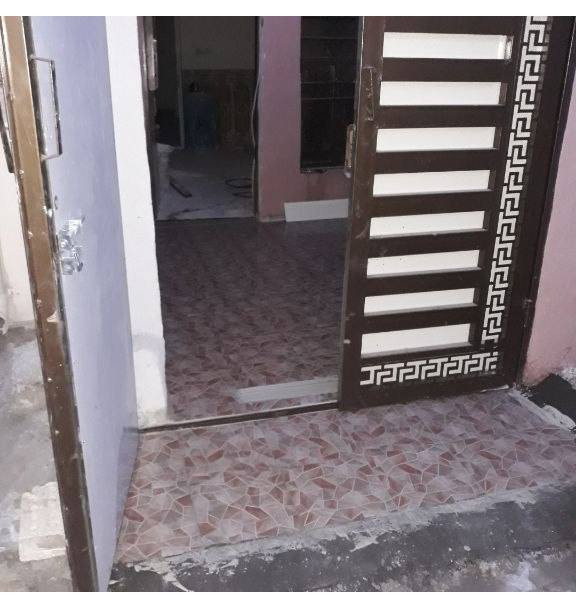 دار سكني🏠 فرصة للأستمثار بسعر مناسب 💵 بدون دلالية
🏠دار سكني مساحة 75m طابو صرف سكني
واجهة 3.75 m
نزال 20  m
طابق واحد
 مسلح 🏋️‍♀️ مع بيتونة يحتوي على :
غرفةنوم  🛏️
صالة 🚻
مطبخ 👩‍🍳
حمام مشترك 🛀شرقي غربي 🚽عدد 2
  طرمة 🚪
ترك خلفي 🪟
والسطح شتايكر 🏗️
🛣️العنوان :الزعفرانية نهاية شارع الكهرباء دور الشرطة خلف حسينية المهدي عج الفرع مقابل حلويات فستقة
 لمعرفة السعر 💰والاستفسار الاتصال على الرقم☎️ *********** 
يوجد واتس اب what's app 📲
