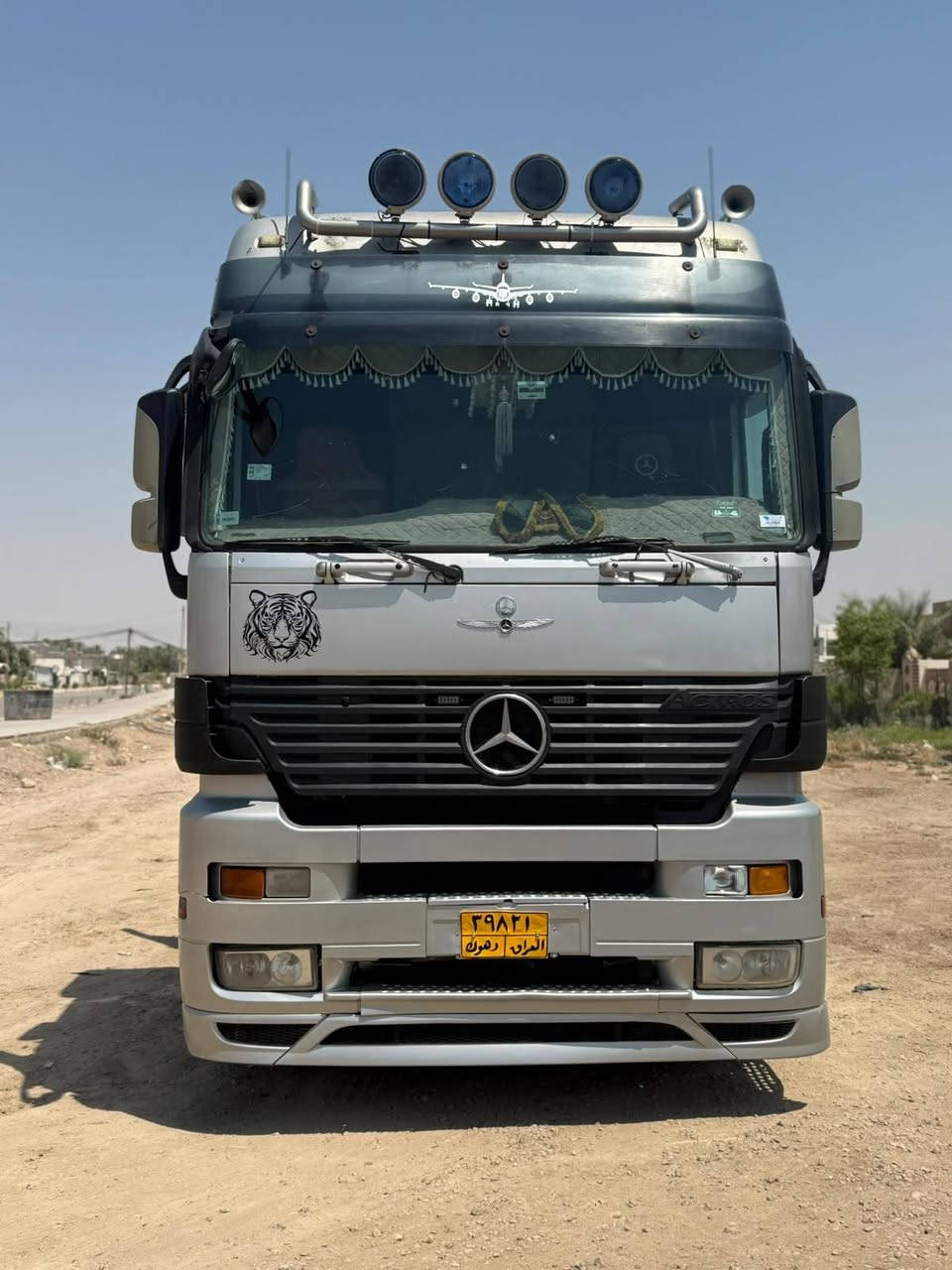 للبيع اكتروز شمعة 2001
رقم دهوك شرط التحويل
ضريبه غرامه مصفره
حجم محرك 53   V8 شاصي محور طويل 18
مرسمه العربه نفسها الوراها
تخم تاير راس وعربانه
رتايدر 5 طكات
تبريد
ثلاجه
محرك كير اكسل مكفولات
السعر (195) ورقه $
العنوان ديالى / كنعان 
الاستفسار
☎️ ***********
☎️***********
