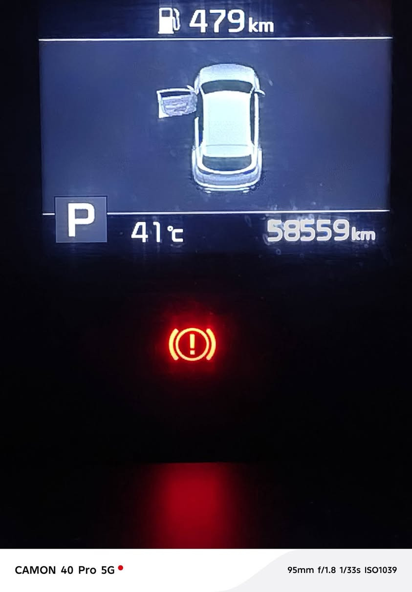 للبيع فقط كيا سبورتج خليجي ٢٠٢١ سياره جديده مكفوله كفاله عامه عده مكانين بارد موضحات بالصور شخط ومصلح تصليح بسيط رقم بغداد دولي بأسمي
نص مواصفات
سويج
كامره خلفيه دواره 
كشنات كهرباء
داخل جوزي
مري شفط 
اشاير بلمري 
حساس خلفي 
مكاني بغداد بسماية 
السعر ٢١٠ وبيها مجال بسيط
***********
