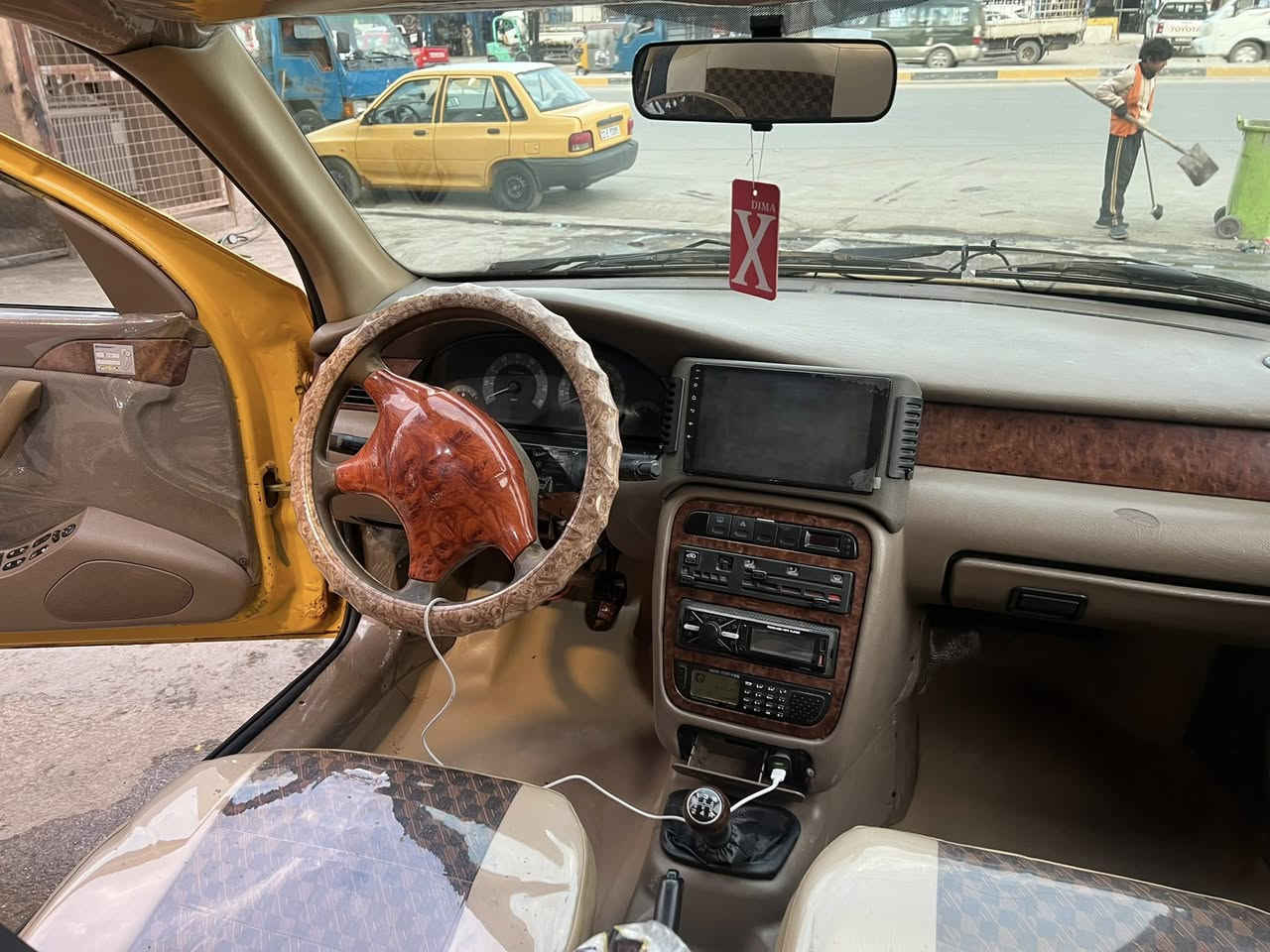 السلام عليكم سمند 2010رقم بغداد بسمي مال جناي متعوب عليها مكينه گيرخيرمن الله سيارة حلوة احلى من الصورة مكان بغداد ***********
