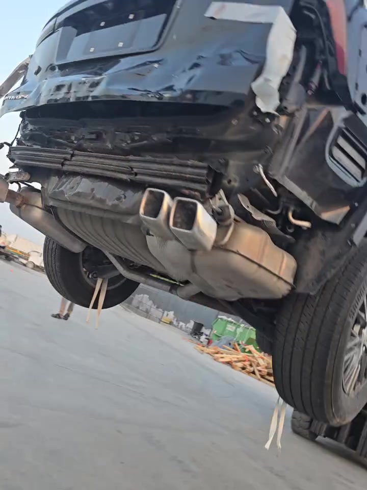 جاهز للشحن واصل سفوان 
ترافرز 24 LS 
الضرر واضح بالصور
للتواصل 
***********

السعر 230 واصل صفوان 

غير متوفر على الخاص.
