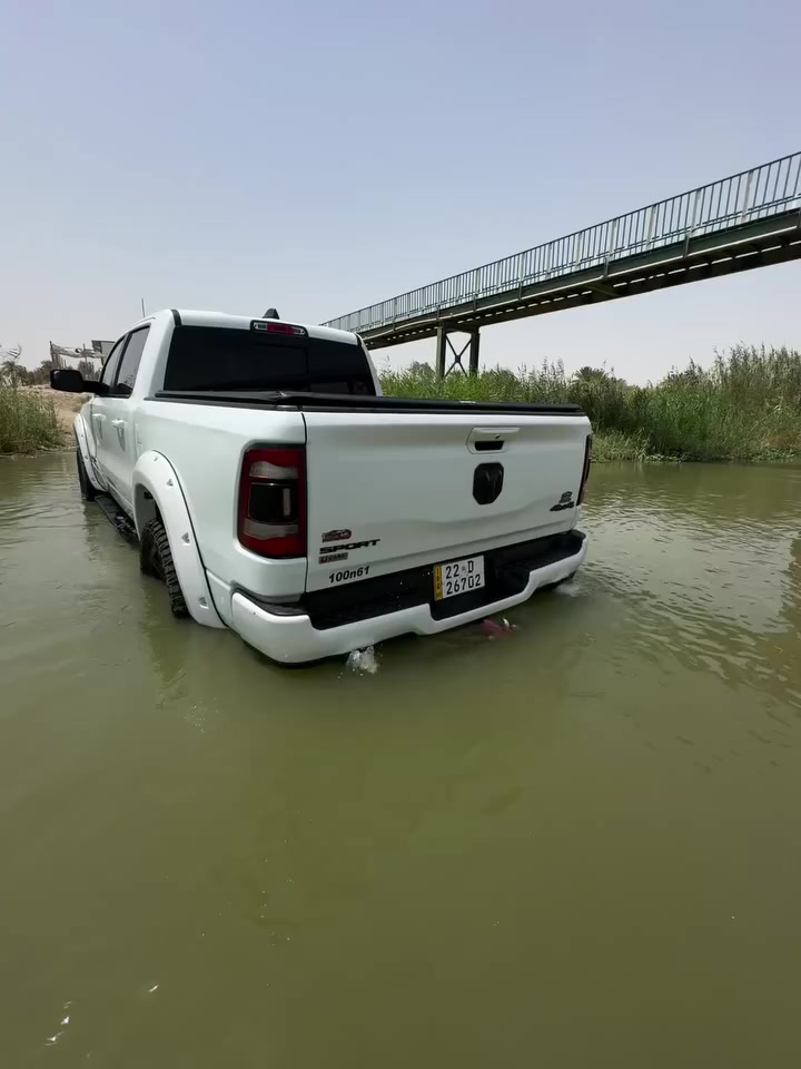 للبيع رام الفئة سبورت فول مواصفات
كلين تايتل كفالة عامة من صبغ وضربه شرط الفحص
رقم اربيل انكليزي باسمي شرط التحويل
مكينة 8 سلندر هيمي 5700
ويل سايز 22 
بدي كصير باب طويل المرغوب
مراي شفط 
اشاره ترحيب
حساس امامي خلفي مع نظام التوقف الالي 
كامرة خلفية 
تشغيل عن بعد 
السيارة بدي كت والترفيعة والويل من امريكا شركة ريدي ليفت الامريكية
كزوز رياضي ايضا شركة ريدي ليفت 
حدادية جديده 
شاشة تسلا 
4 ويل 4x4
كشنات جلد وكهربائية 
كشن تدفئة تبريد 
تبريد امامي وخلفي 
فتحة سقف بانوراما 
بصمة قفل بوب 
مع بصمات تشغيل عدد 2 
السيارة جاهزة 
موديل 2020 
وباسمي وبيها دفتر خروجية 
وشادلها منظومة غاز ايطالية انسى الصرف 
للاستفسار ***********
مكاني البصرة
