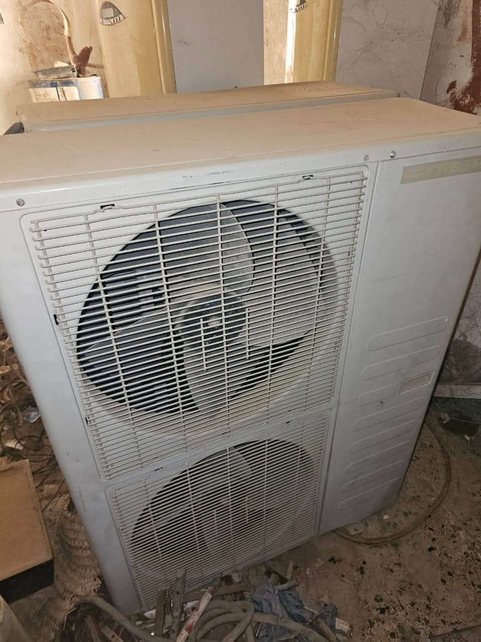 سبالت عدد 2 ثري فيز دبل فان 3طن
نظفات شرط تشغيل سعر الواحد 850
***********
