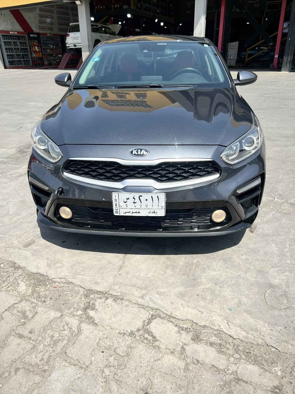 فورتي 2021 امريكي
سلام عليكم 
فورتي 2021 امريكي ب اسمي حادث جاملغ وباب مبدل نفس اللون بدون صبغ بدون دواخل مكفوله لغد وشاصي وايرباكات سليمه 
ماشيه 40 الف بعدها نضيفه ع ايدي 
مواصفات 
شاشه كامره دواره رادار تحكم ستيرن كامل لايت زنون
 
*********** بيه واتساب 
رقم بغداد ب اسمي 
مكانها بغداد حي العدل 
السعر 148 ورقه 
ممتواجد علنت
