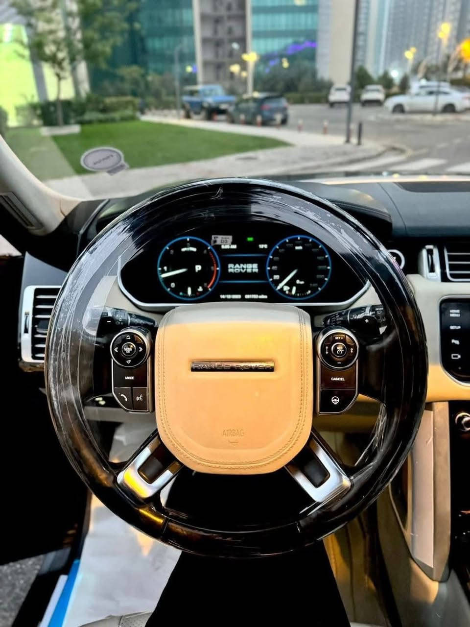 رانج روفر فوك2013 vip استراد خاص لون مميز 
ديزل يعنى كاز سياره استراد خاص 
مواصفات و لون مميز
اوتوبايكرافى اصل السياره جديدة جداا لون مميز فول 
٨ سلندر سوبر جارج بانزين مكينه  بشرط 
مواصفاتت فول فول استراد خاص
اوتو بارك
  - داخل جلد كريمى  مميز
بانوراما مميز
بصمه - ٤ ابواب بصمه
جكات ٣ وضعيات 
٤كشنات مساجvip- تدفئه  ٤ كشنات تبريد-هيتر
حساس امامى و خلفى و رادار 
رادار جانبي بل مرايات ونقاط عمياء

 ٥ كاميرات ٣٦٠ درجة GPS
دوسات كهرباء 
تخم تاير و ويلات شركه  جديد
٤ بيبان شفط صندوك سحب و شفت
٣ شاشات  DVDكشنات وبعد مواصفات هوايه
السيارة بيه ٦ قطع بخ كلير جمالى اوروبى بدون دواخل بدون ضرر  ..
مكينة وكير و كهربايي بشرط ماشالله بلاديه

مكان السياره االبصرة 
تحويل بشرط  جاهز 
السعر. 245 ورقة 

الاتصال     ***********
