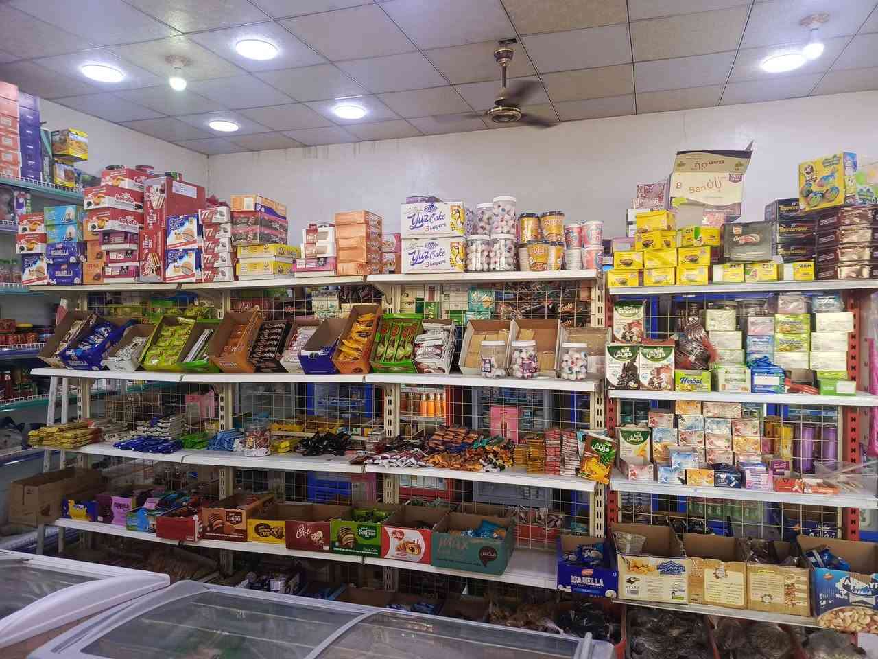 السلام عليكم للبيع المحل اجار شغله خير من الله الماجديه قرب الصفاء القديمه عله  الشارع العام الاستفسار عله الرقم ***********
