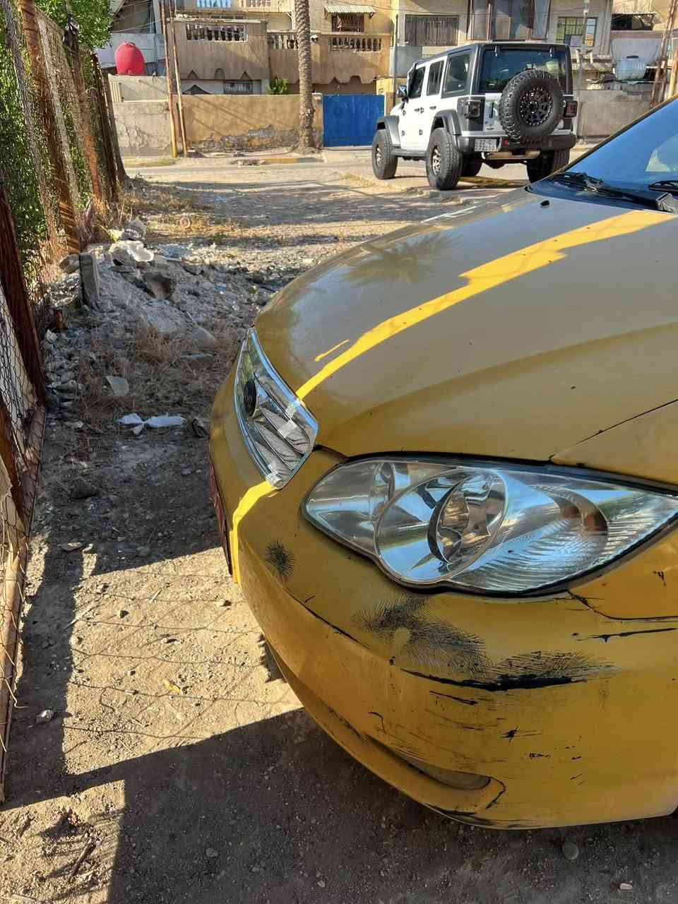 سلام عليكم   بيوايدي اف3 جهازه تبريد شغال رقم حمر بغداد راعيها ميت ابيع بدون راعي كوم حديد مكاني بغداد  الحسينيه ***********سعرها 20وبيها مجال
