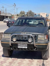 جراند شيروكي • محورة 2.5 • رقم بغداد