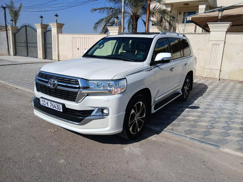 تويوتا لاندكروز / بريم ٢٠١٦ 

مكفوله 

محرك 4000 / 6 سلندر 

مواصفات 

بصمه 

شاشه 

كأمره فور 

سلايت روف 

نظام تزحلق 

3 شاشات 

دفدي 

نظام نزول منحدرات 

اشاير بالمري 

بيها فقط باردبالجاملغ الأمامي من جهه الصدر  كلش خفيف 

مكانها بغداد المكاسب قرب حي الجهاد

السعر ٤٨٥ بيها مجال 

رقمي ***********
