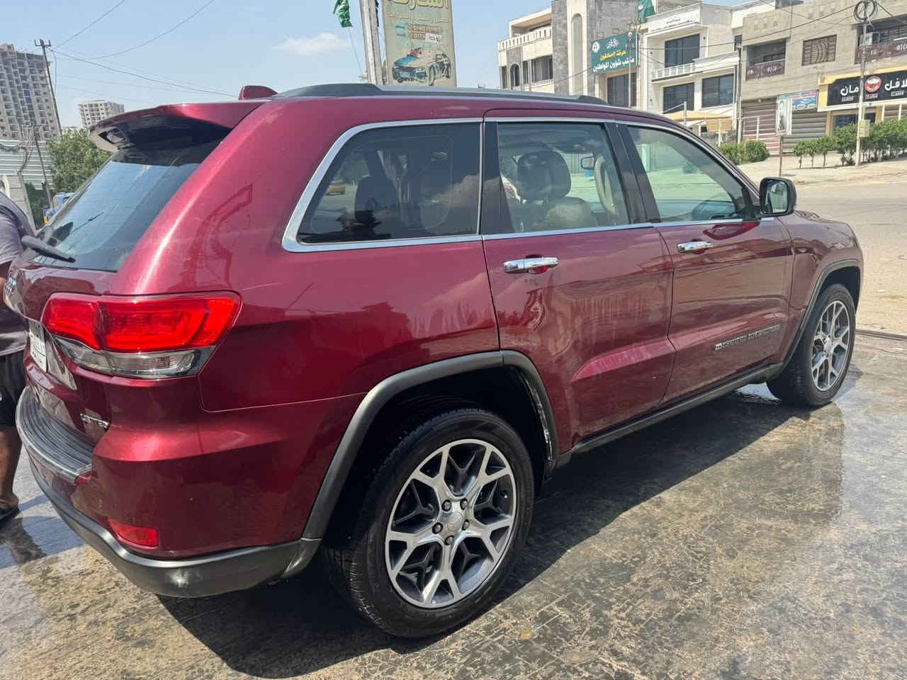 جيب لمتدد بلاص خليجي بيه قطعتين موديل 2019 صوره السونار بالمنشور
تحكم استيرن وشفتات
تدفئه تبريد الكشنات 
3 شاشات امامي وخلفي بلادي 
جنطه كهربائيه 
فتحة سلايد روف
حساسات امامي وخلفي
الويل كب ابو الخليه بلادي
بصمه أبواب 
السياره مكفوله من الكير والمحرك
حادثه بالعراق اكرر السيارة خليجي وبعد بيه هوايه مواصفات 
مكان السياره البياع حي الرساله الثالثه *********** السعر 245 وبيه مجال حك الجيه
