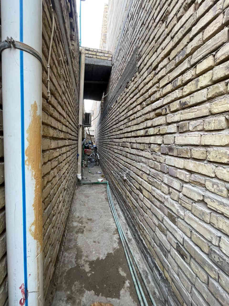 مشتمل 100 متر غرفتين وصاله وصحيان ومنور خارجي عنوان ناصريه الثوره بفرع المفوضيه ايجار 400 للاستفسار *********** واتساب
