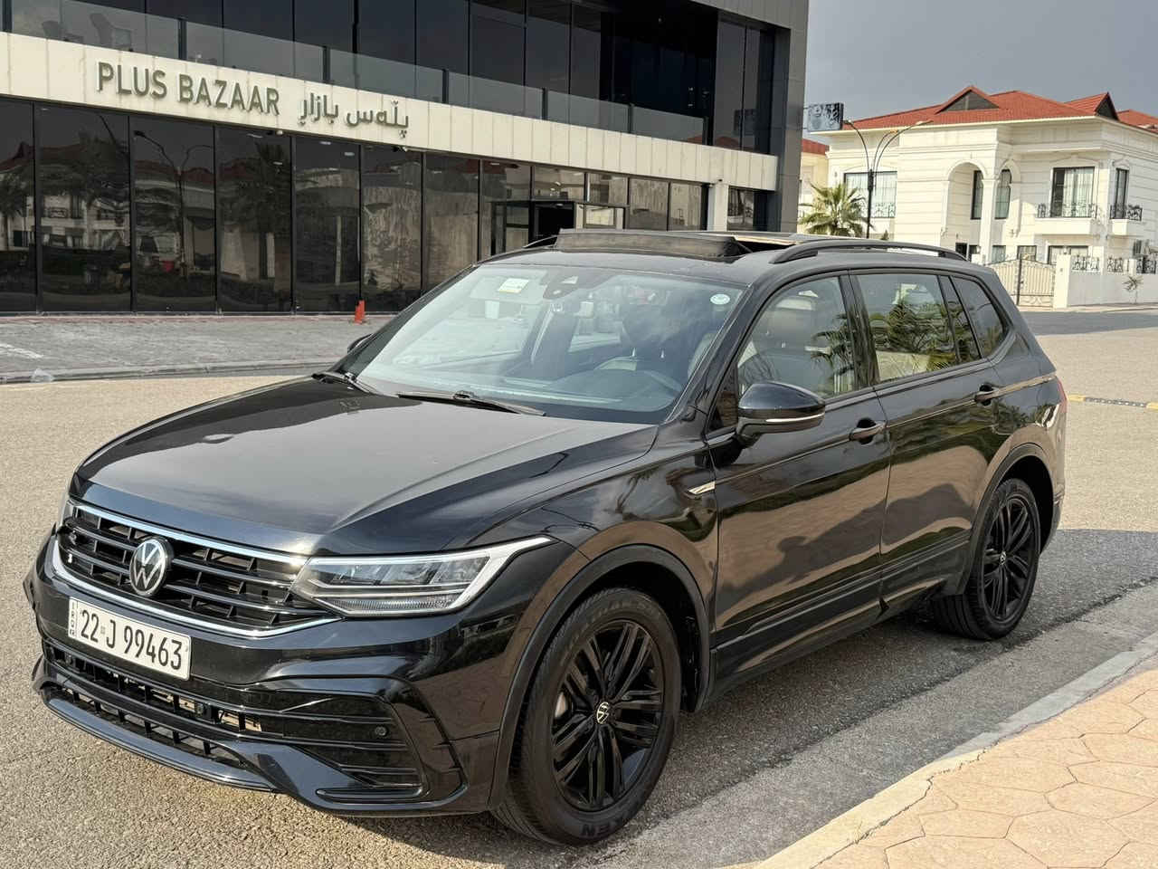 السلام عليكم✅🚘
فولكسواكن تيكوان موديل Se r line blak 2022
مواصفات SE R line Black
السياره 7 راكب مو 5
مكينه 4 سلندر 2.0 توربو صاروخ 
ماشية 40   الف مايل 
فول مواصفات 
بانوراما شاحن وايرلس
تبريد لمس 
حتى دكم السكان هم لمس 
كيج الكتروني 3 اشكال 
داخل جلد اسود  
كراسي كهرباء 
كراسي هيتر
رادارات 360 درجة امامي تفاعلي وجانبي وخلفي وبريك طوارئ امامي خلفي 
وتحديد مسار وكاميرات مراقبة الطريق
مراة وسطية اوتو ديم
حساس امامي خلفي 
شاشة كاربلي واندرويد اوتو وكاميرا 
عتب ضوئيه R واناره محيطيه الوان متغيره 32 لون 
ويل جبير بلاك سبورت
اكيد بصمه وتشغيل عن بعد
ليد زنون امامي وخلفي 
حساس لايت وحساس مطر
السياره كلشي بيها ع وضع الشركه حتى تايرات شركة بعدهن جدد واستخدام السياره كله بالشمال وبنزين كله سوبر ودهن موتل اصلي بالوكاله السيرفس كله بالمواعيد
بجم كبس ممفتوح بيها برغي حادثها جدا بسيط بدون دواخل بدون ايرباك باب سايق صبغ شبر بل جاملغ شبر بل باب خلفى تكمتين شبرين صبغ  دواخل مابى لايت راديتر بلادى حتا دعاميا نفس اللون
وهذا رقم شاصى 3VVCB7AX5NM085029: 

رقم اربيل  باسمي كلشي جديد فحص وهزه ورقم 

مكان السياره اربيل  
السعر ١٦٠  ورقه وماكو هيج نظافة بهالسعر ومكلفتني اكثر بهواي 
رقمي ***********_***********
