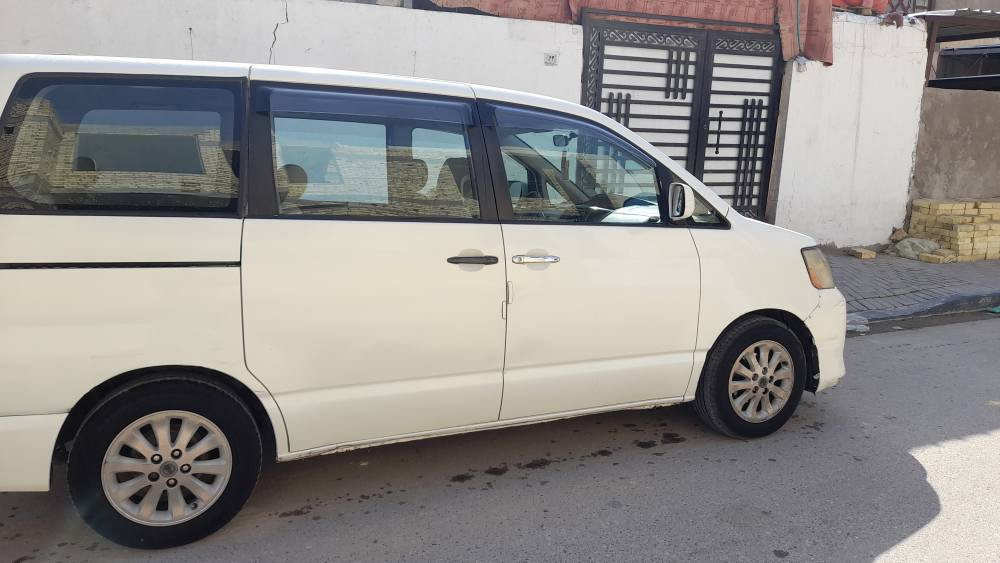 سيارة نوها موديل ٢٠٠٥ باسمي رايدها ٧٥ وبيها مجال *********** العنوان البصرة القبله البصرة, العراق
