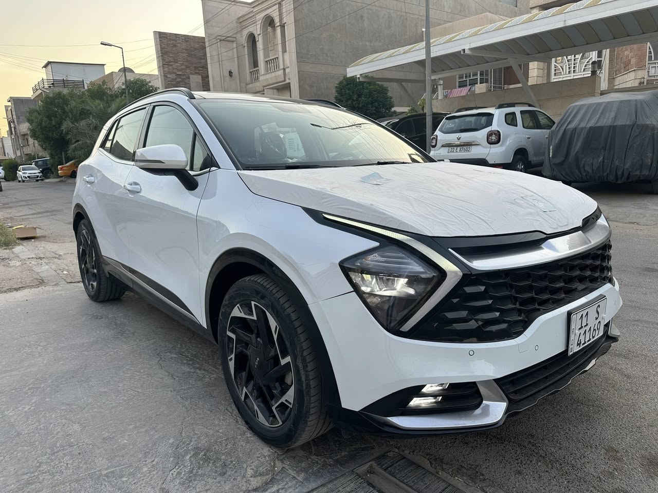 السلام عليكم سياره كيه سبورتج وارد خليجي موديل 2023ماشيه 18الف مواصفات فول محرك كير صدر تبريد تخم تاير مكفولة رقم بغداد بسمي تحويل مباشر العنوان بغداد الامين شارع نواب سعر 208$بيه مجال بصيط النتصال ***********
