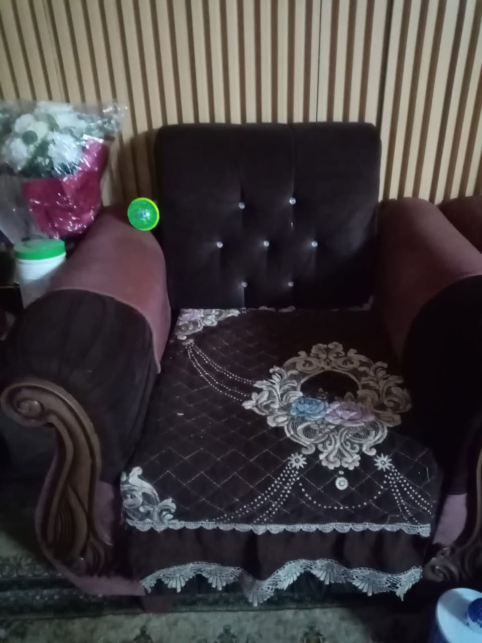 تخم للبيع ٥ مقاعد بس مقعد جبير بي كسر من جوه يرادلها تعديل ١٢٥ وبي مجال رقمي ***********
