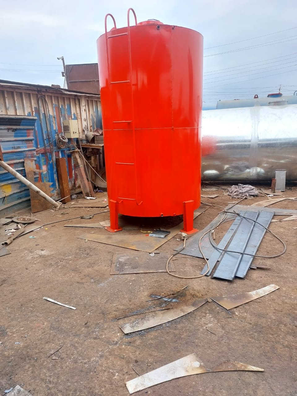 حداده جواد العزاوي الكافه انواع الخزانات ***********
