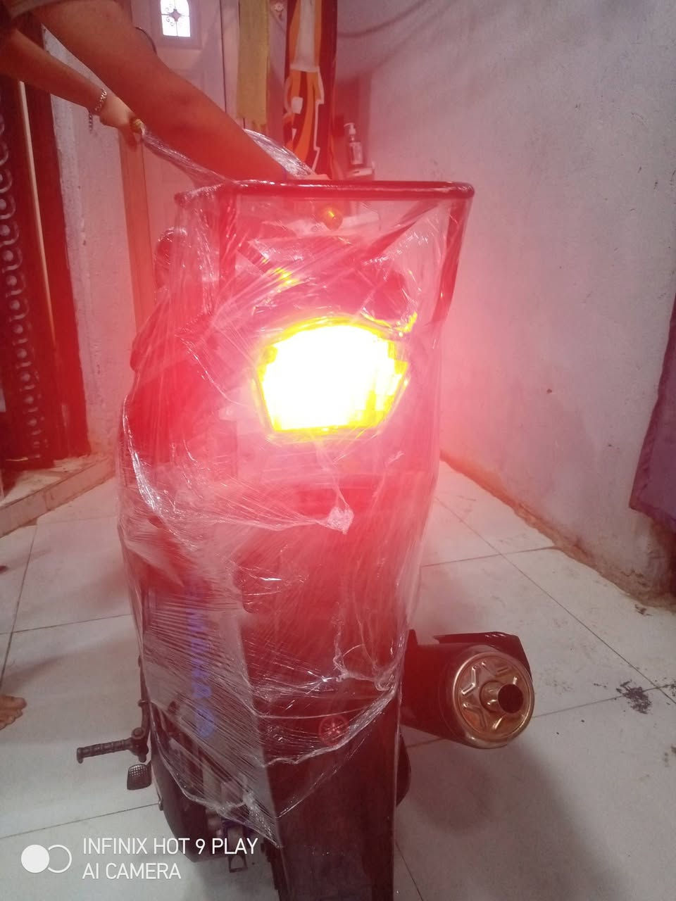 كفالة عامة
سلف شغال
هندر
مكينة ما مفتوحة تايوان الاصلية
تزويد
يدات بانزين
قبق فلاوين
قطرة دهن
كزوز SE
مراية قزم زوج موجودة 
تلبيسة كشن جلد نمر
كهربائيات كلها شغالة
عينة ضفيرة كلها شغالة
كفراتها البلادية موجودة 
اريدها ب750$ وبيها مجال
تواصل ***********
