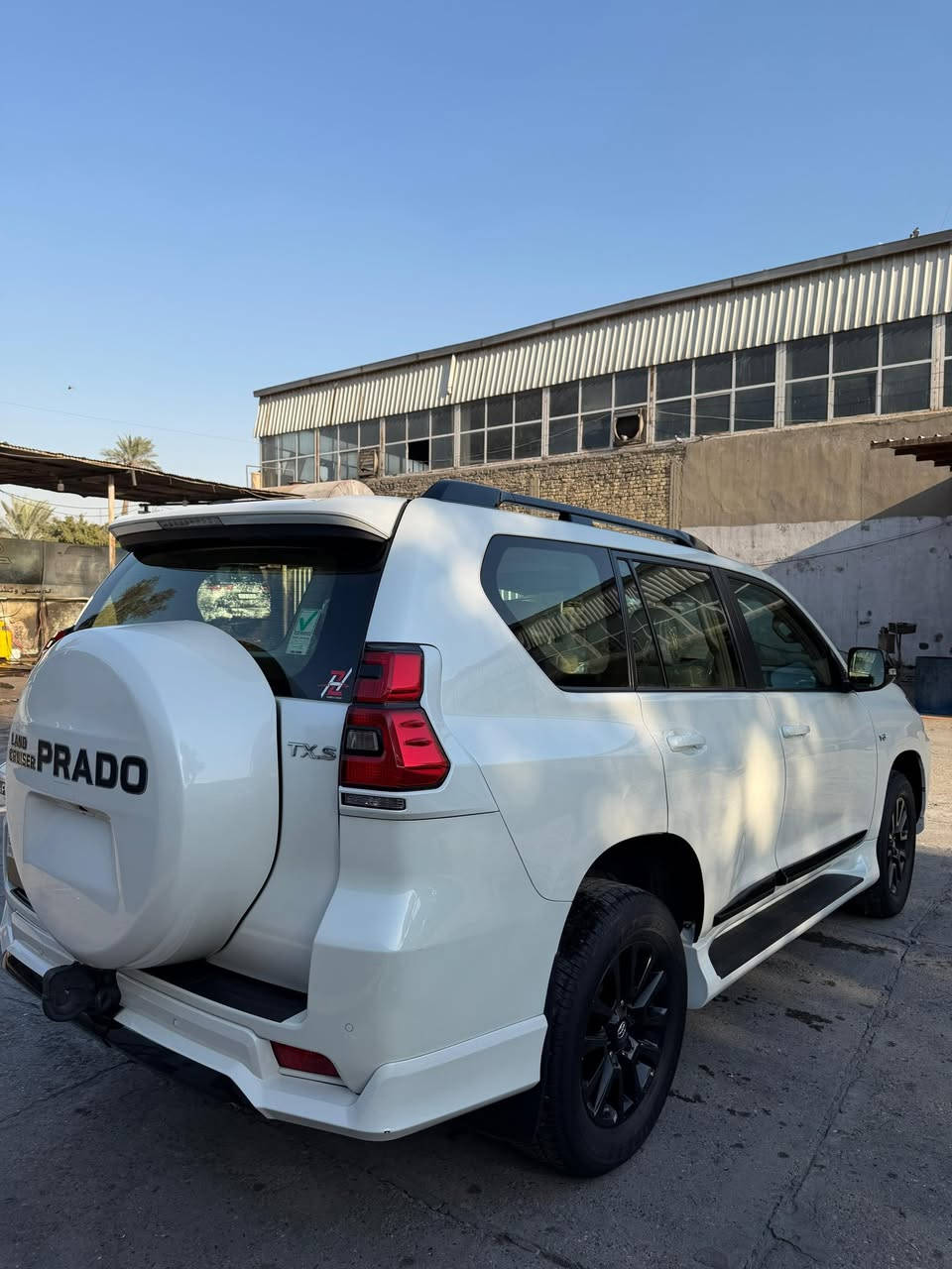 السلام عليكم برادوللبيع   SAS
موديل ٢٠٢٣فول 
مواصفات فتحه جلد ثلاجه وبعدتفاصيل اكثرسياره مال بيت بيع سريع مستعجل  سياره بيهه صبغ صفحه اثرشخوط فقط
 عدادكيلومترالمشي  ٥٠ كيلوفقط 
للاتصال على 
الرقم***********
