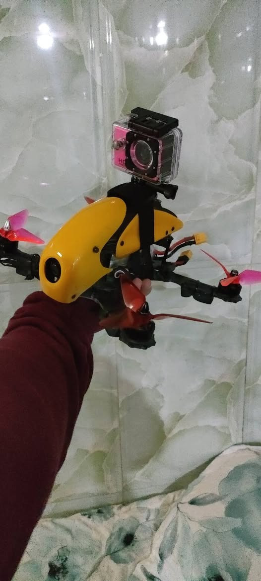 درون fpv 5 انج المواصفات
محركات 2300kv 2505
كاميرا كادكس للبث التناظري
سرعة 130كم/س
المحتويات 
الطائرة
راديو fly sky fs i6  والرسيفر مالة اذا تحتاجة بدخال الطائرة 
اربع بطاريات 2200 mah 4c  كل بطارية تنطيك طيران من 10 الى 15 دقيقة حسب الجو والسرعة
شاحنة ليبو 
كاميرا للتصوير واذا تريد تشوف الجودة راسل خاص
وبدون نظارة الان مكسورة النظارة واذا تريد ادزلك كل غراض النظارة وتصلحهة ما تكلفك عشرين الف
السعر 450 الف توصيل عليك وعلى ضمانتك مكاني ميسان العمارة


**إذا كنت صاحب هذا الإعلان وتريد حذفه لأي سبب، رجاءا أرسل رسالة إلى الدعم الفني**