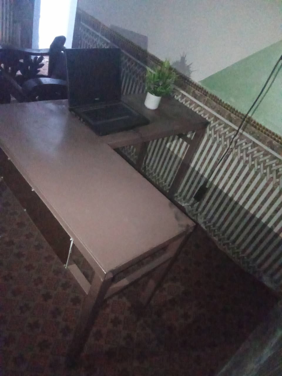 سلام عليكم ميز تزكام للبيع 80 وبي مجال قليل
‏‪0781 943 0755‬‏ الديوانية حي الفرات
