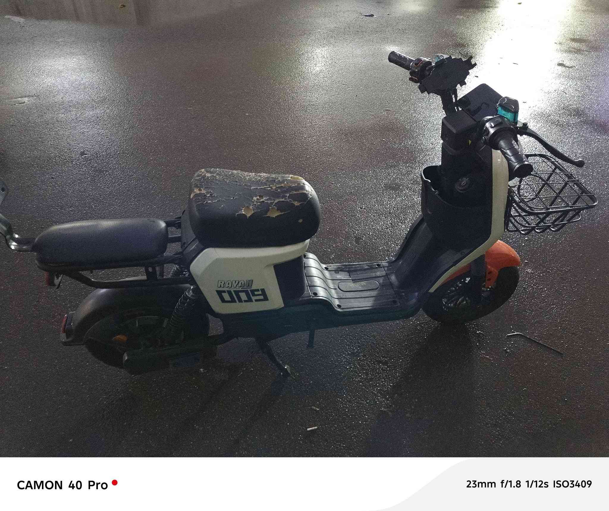 دراجه شحن نوعيه ريان ٤ بطاريات كبار سرعه ٥٥ قفل حقيقي اشاير ضوء كلشي شغال بيهه اضرار بسيطه سعر ٢٢٠ قفل رقم اتصال ***********
