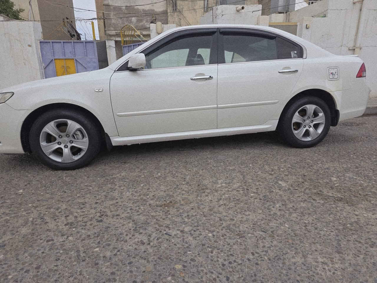 للبيع 
🚗 كيا أوبتيما موديل 2009
📍 الحالة: جيدة جدًا
⚙️ محرك وكير كفالة عامة 
❄️ تبريد انجماد 
🔥 تدفئة ناار 
🛞 تخم تاير جديد
📄 السيارة بأسمي والسنوية لسنة 2031
صور السيارة والسونار موجوده بالمنشور
💰 السعر: (119) وبي مجال
العنوان : صلاح الدين ـ قضاء بلد 
للأستفسار : ***********

